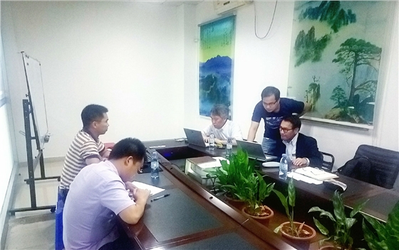 触摸屏厂家